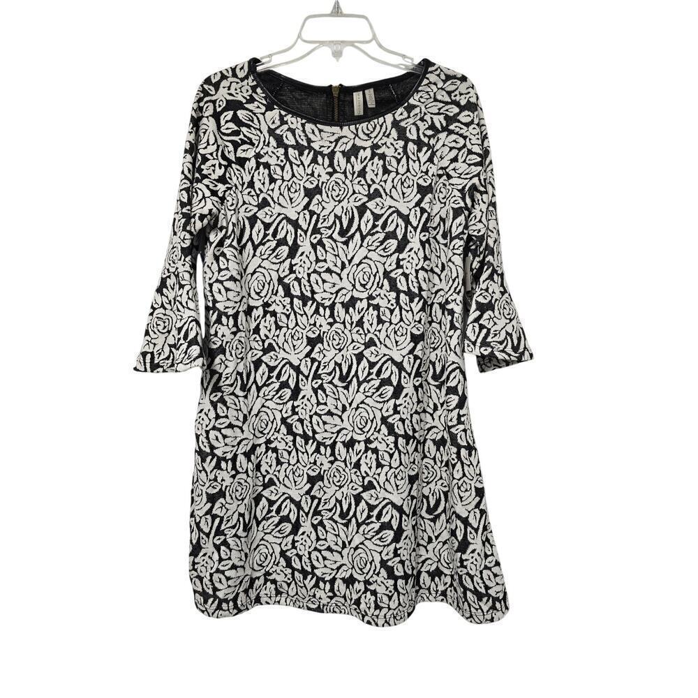 NWT Madison Shift Mini Dress Black and White Size Small Neck Trimmed  Leather